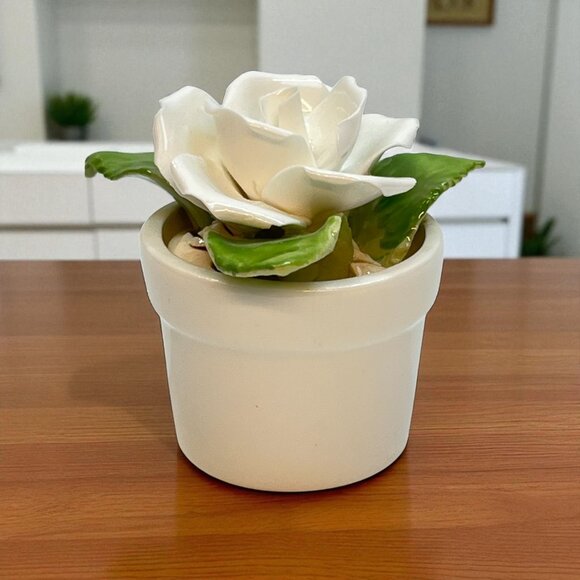 VTG Staffordshire House of Goebel Fine Bone China White Flower In White Pot 2" - Picture 1 of 5